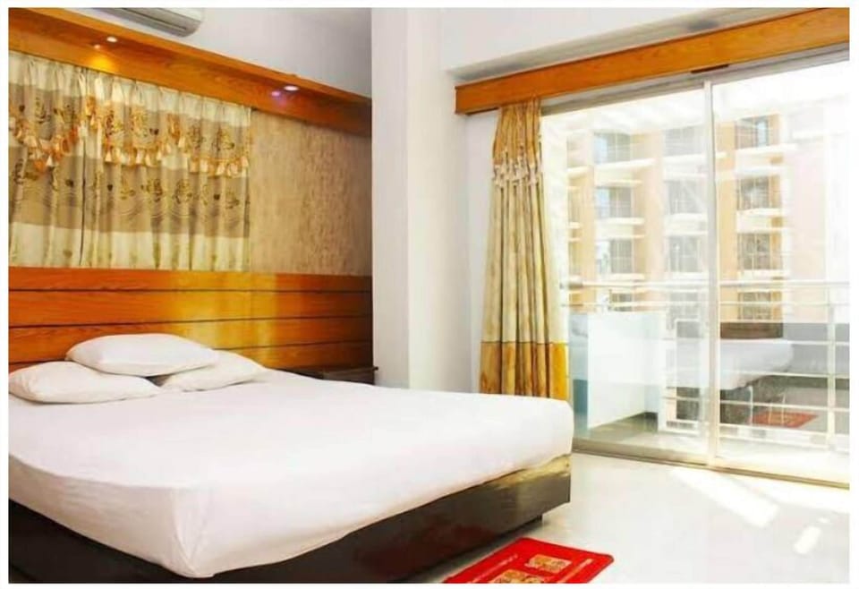 Deluxe Double Room, Balcony, Beach View | Free WiFi