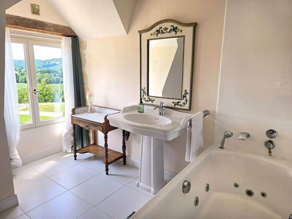 En-suite bathroom