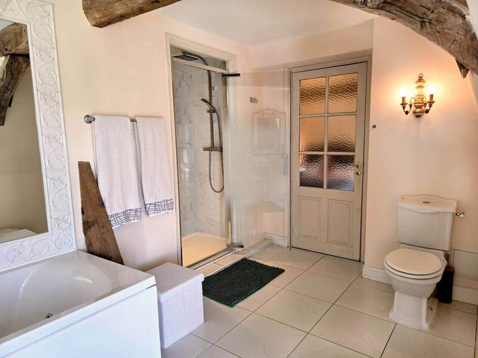 En-suite bathroom