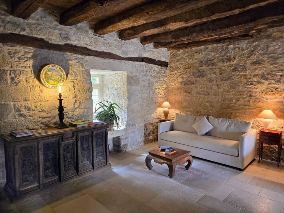 Castle grand salon