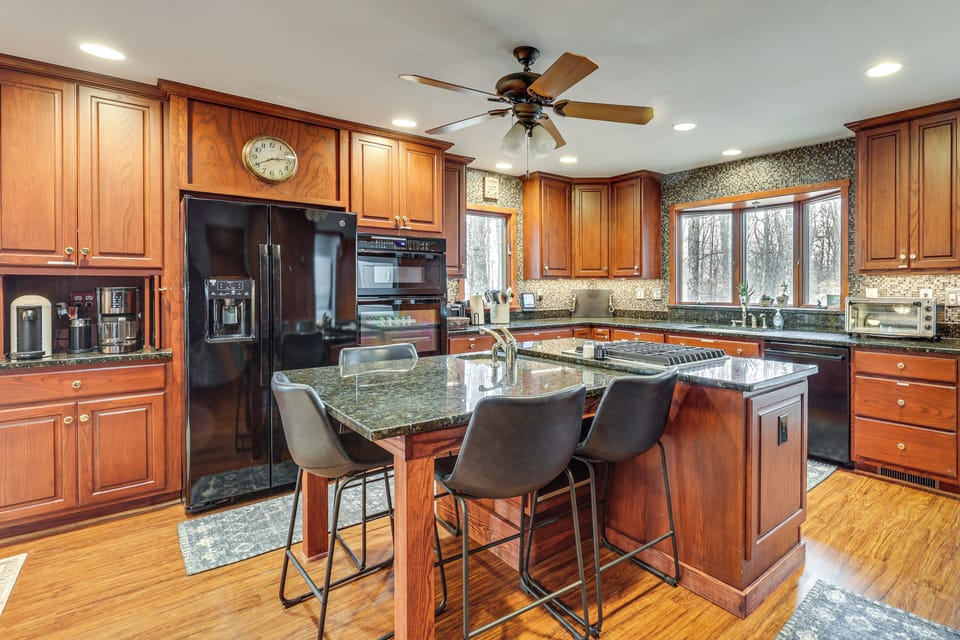 Kitchen | Dishwasher | Stove | Toaster Oven | 1st Floor