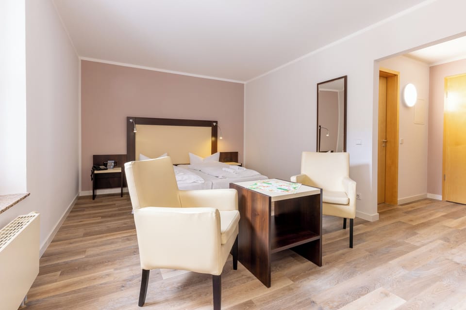 Desk, iron/ironing board, free WiFi, wheelchair access