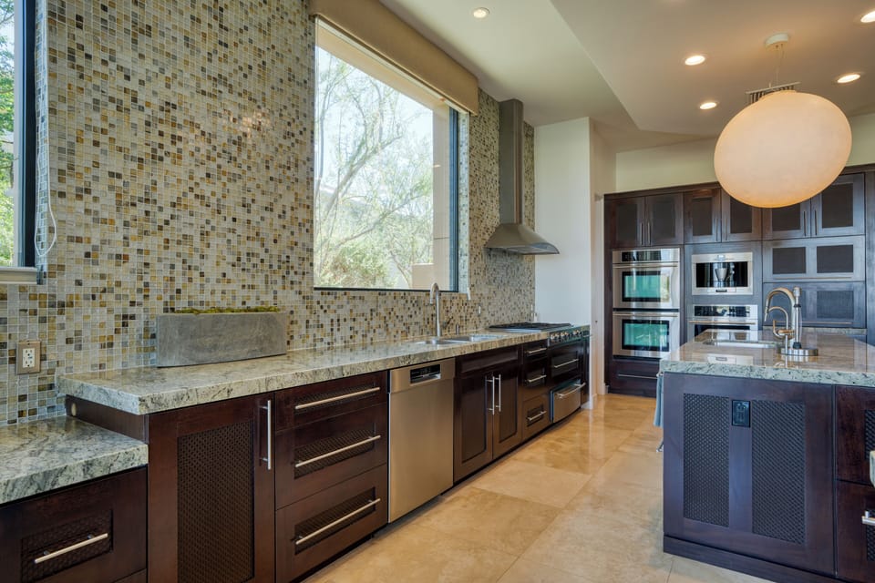 Ample space for meal prepping.