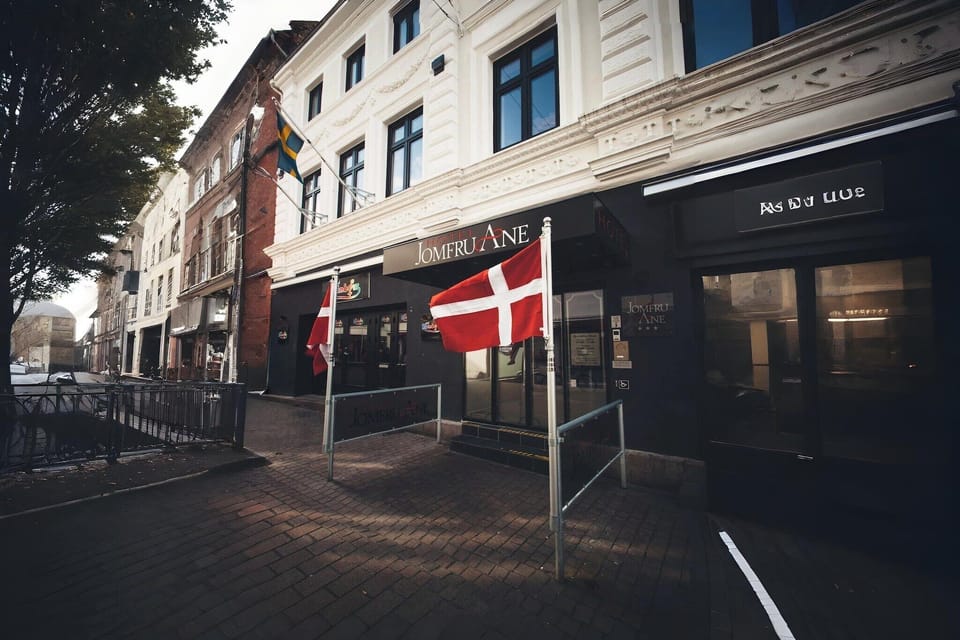 Hotel Exterior [summer]