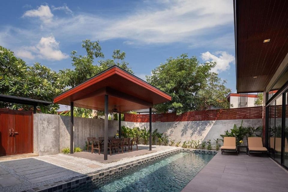 Holiday Home Swimming Pool