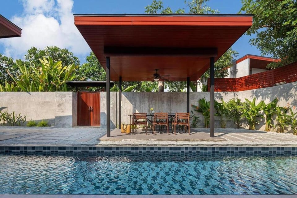 Holiday Home Swimming Pool