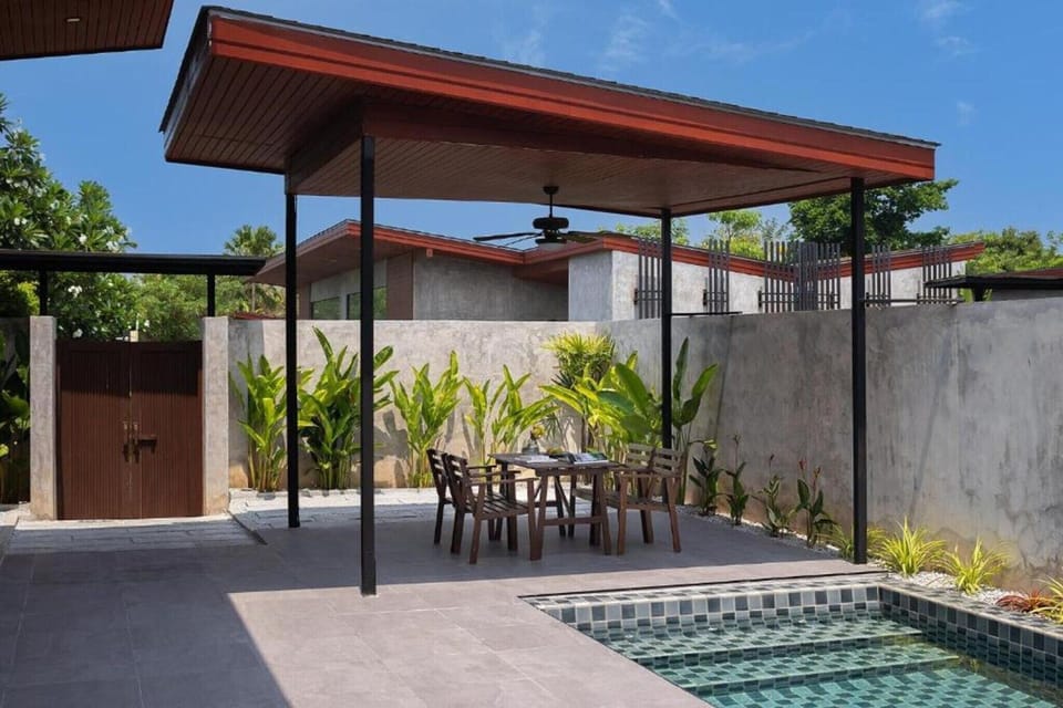 Holiday Home Swimming Pool