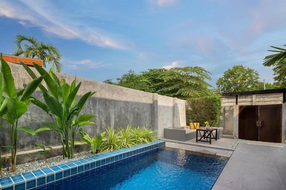 Holiday Home Swimming Pool