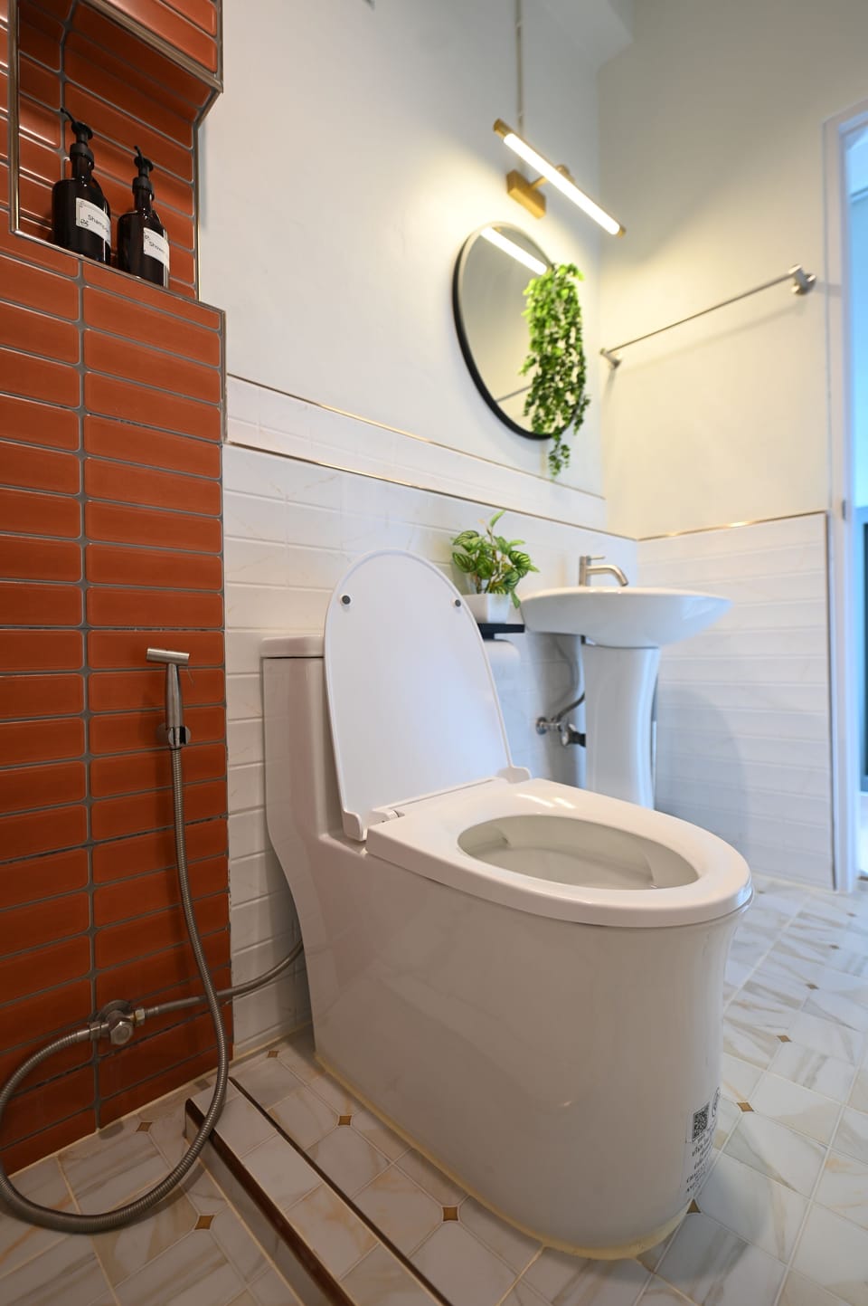 Family Apartment, City View | Bathroom