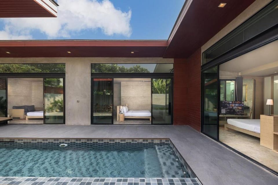 Holiday Home Swimming Pool