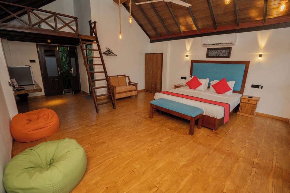 Superior Double Room, Balcony, Ocean View | In-room safe, soundproofing, iron/ironing board, free WiFi