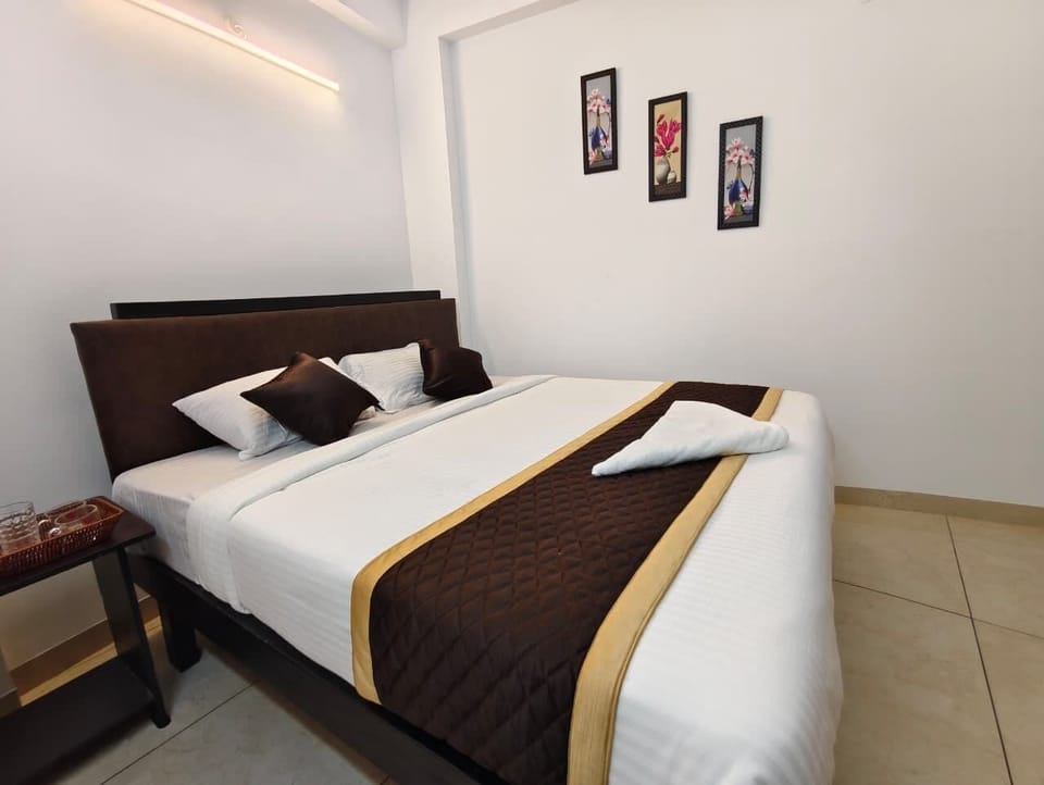 Junior Double Room | Desk, laptop workspace, free WiFi
