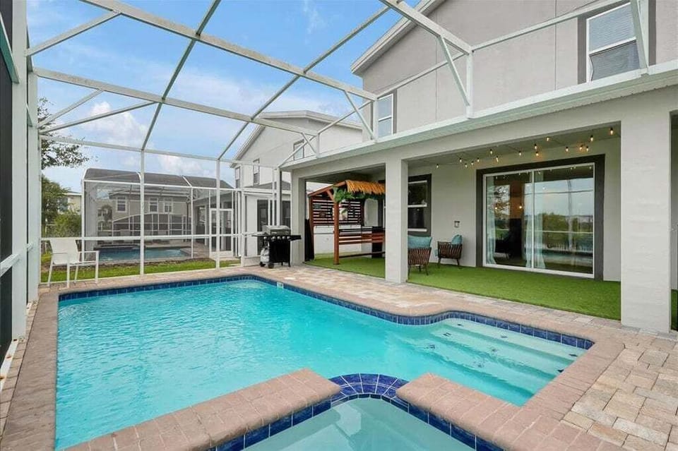 Welcome to your personal oasis 🌴 — where every day feels like a vacation!
This home features a sparkling private pool just steps from your back door