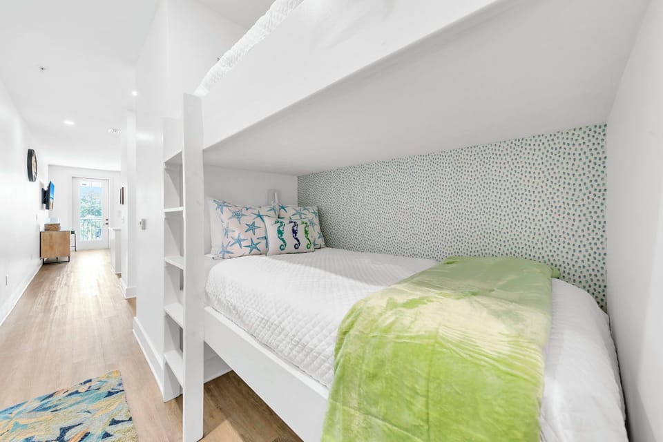 Hallway Bunks 1 Part 1