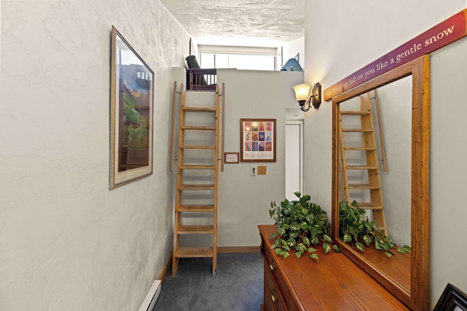 hallway or entryway