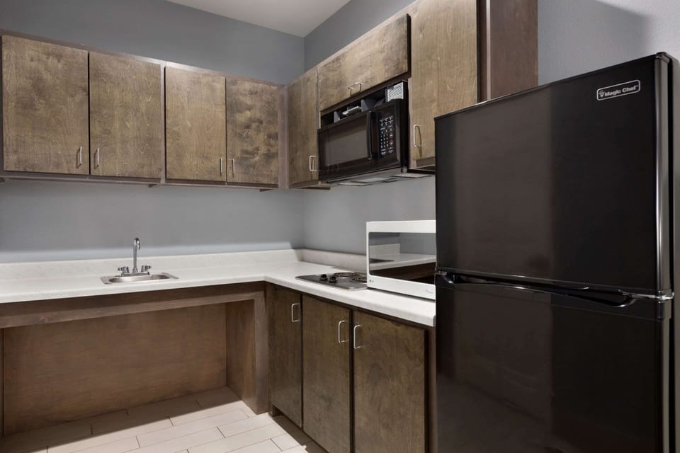 Iron/ironing board, cribs/infant beds, rollaway beds, free WiFi