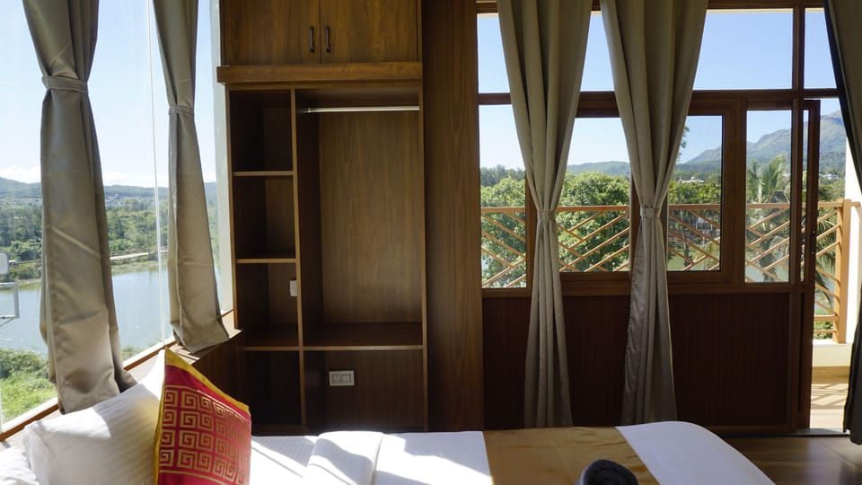 Honeymoon Studio, Balcony, Mountain View | In-room safe, laptop workspace, soundproofing, free WiFi