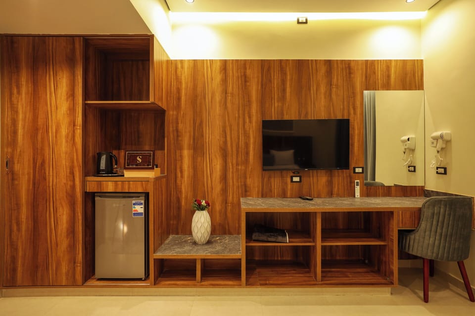 Minibar, in-room safe, desk, soundproofing