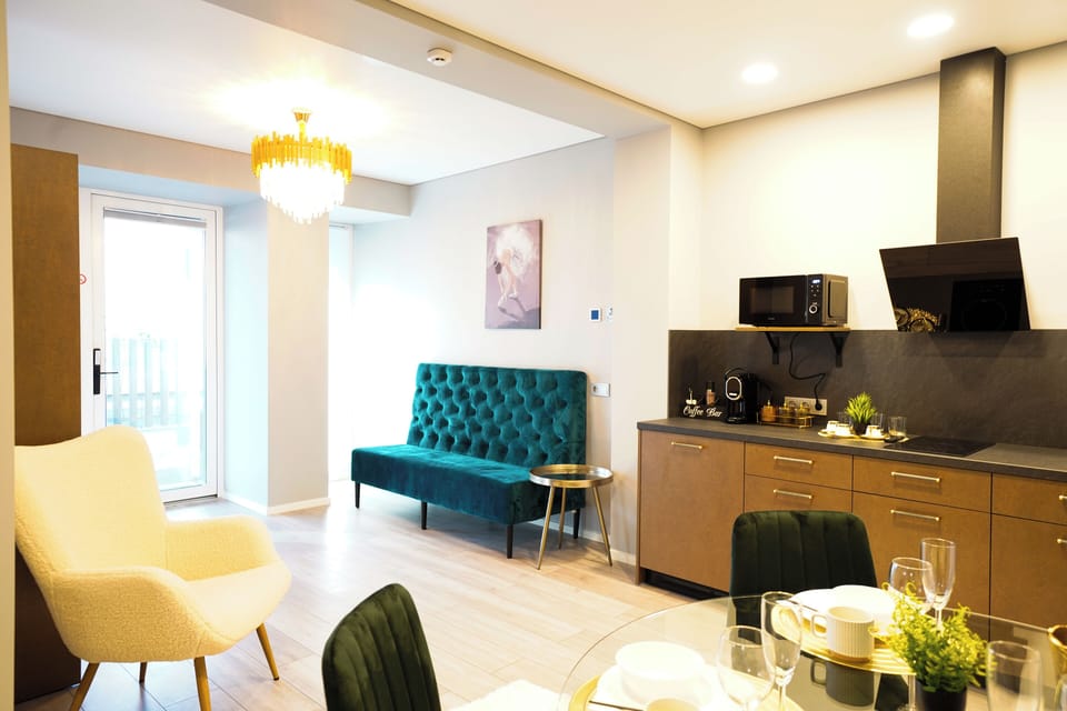 Svaja ApartHotel 2 | Iron/ironing board, free wired internet