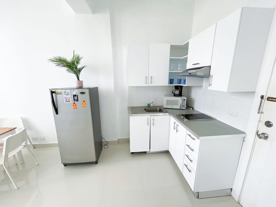Junior Studio, Non Smoking, Air conditioning | Private kitchen | Microwave, stovetop, coffee/tea maker, toaster