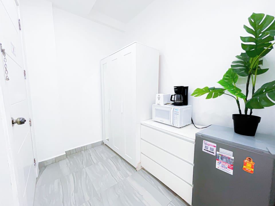 Superior Studio, Non Smoking, Air conditioning | Private kitchen | Microwave, stovetop, coffee/tea maker, toaster