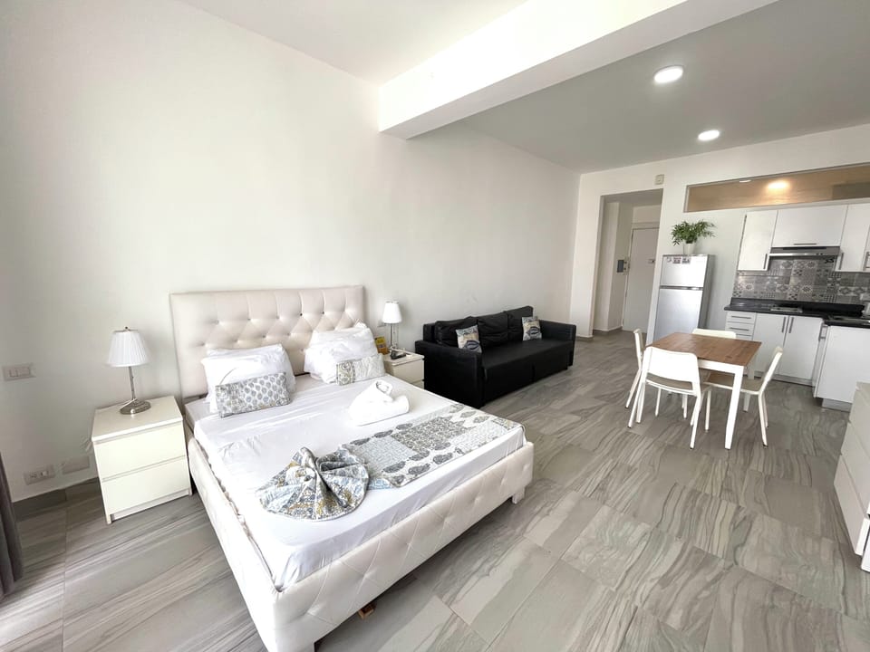 Exclusive Studio, Non Smoking, Kitchen | Private kitchen | Microwave, stovetop, coffee/tea maker, toaster