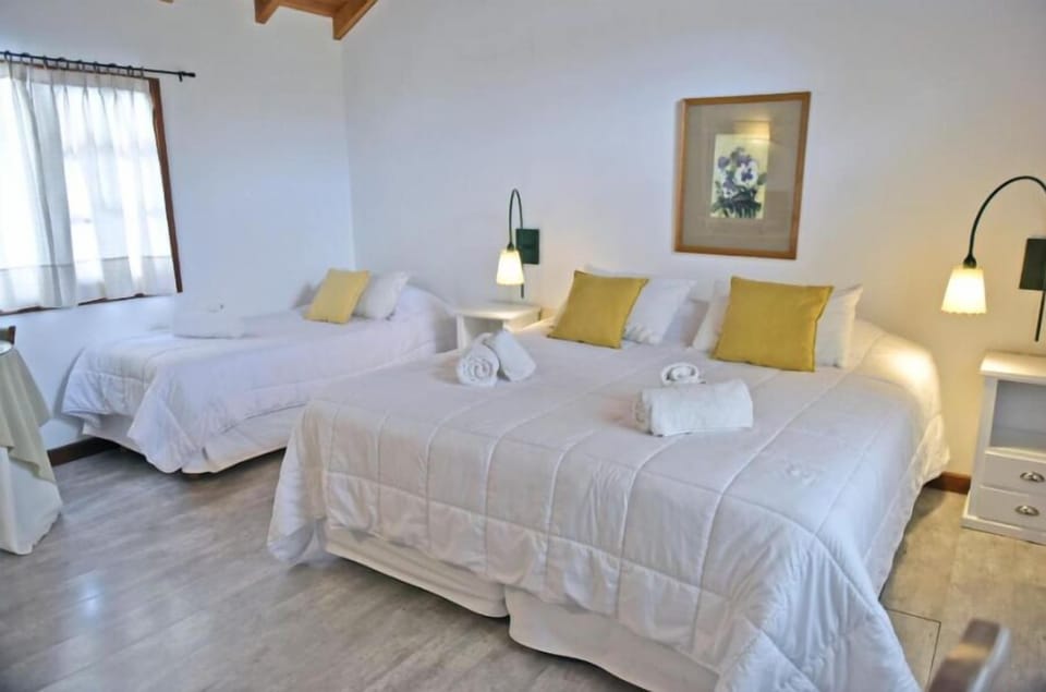 Standard Triple Room | In-room safe, free WiFi, bed sheets