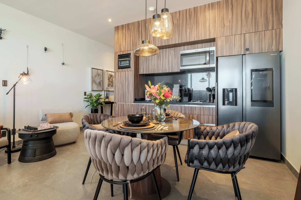 Apartment, 1 King Bed, Balcony, City View (Be Grand Reforma 2705) | Dining