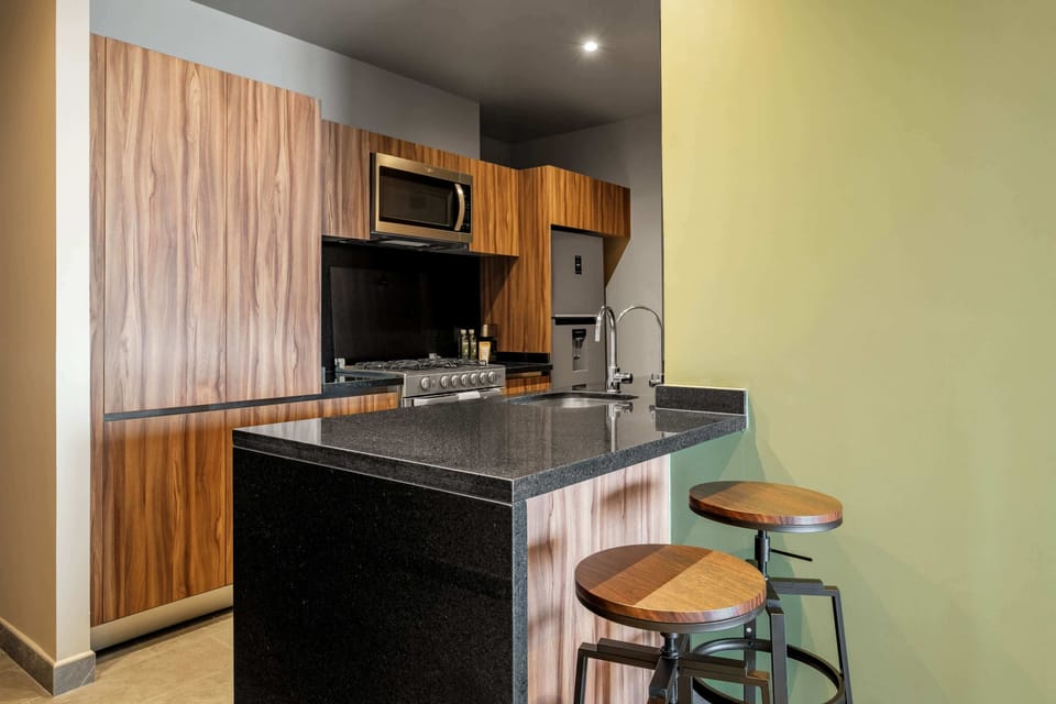 Apartment, 1 King Bed, Kitchen, City View (Be Grand Reforma 2918) | Private kitchen