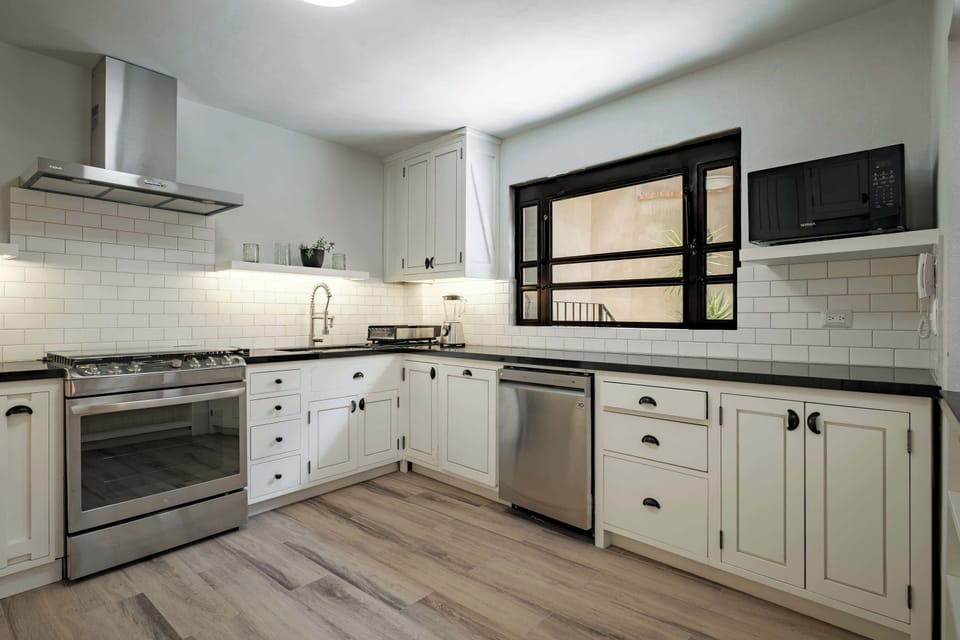 House, Multiple Beds, Patio, City View (Montes de Oca 5) | Private kitchen | Electric kettle