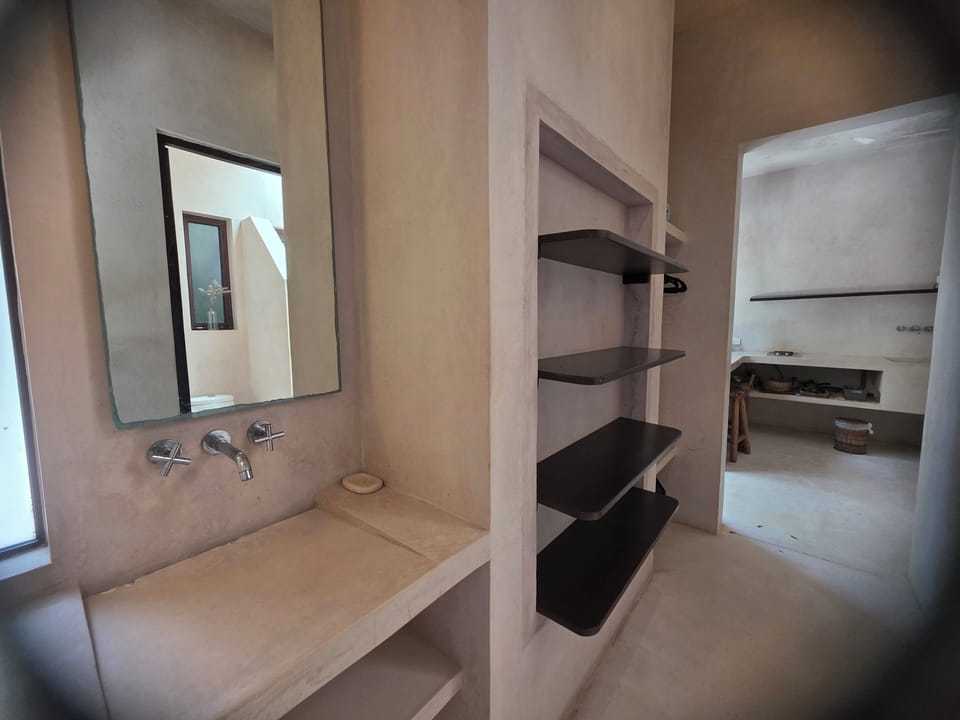 Villa, 3 Bedrooms, Courtyard View | Bathroom | Towels, soap, shampoo, toilet paper
