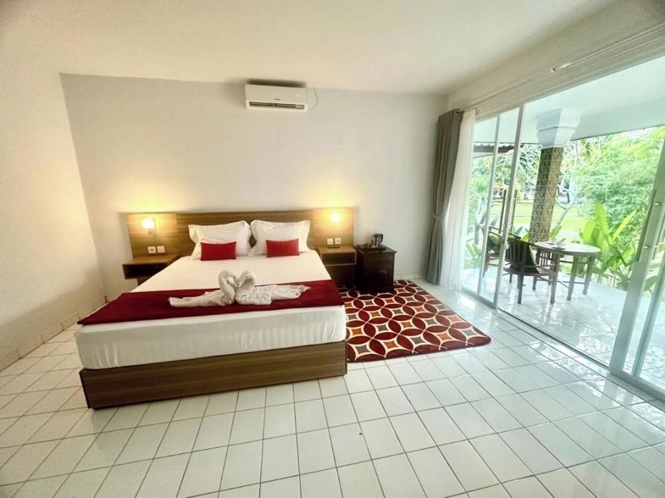 Bungalow, Garden View | Desk, free WiFi, bed sheets