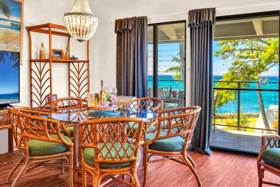 Dine in style with panoramic ocean views and a breezy, open-concept design that brings the island indoors. NAP-C37