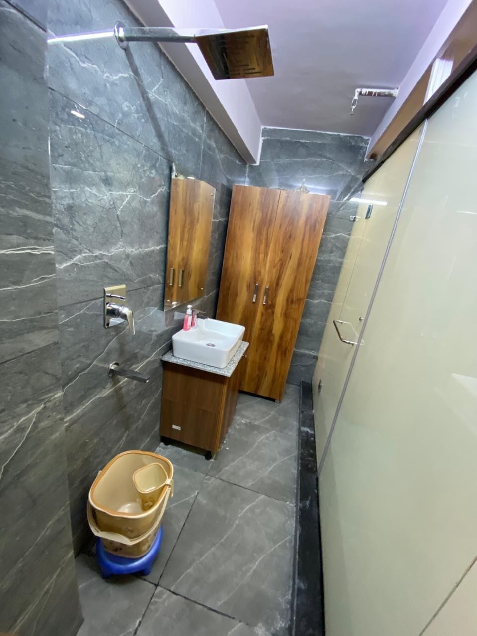 Deluxe Double or Twin Room | Bathroom | Towels, soap, shampoo, toilet paper