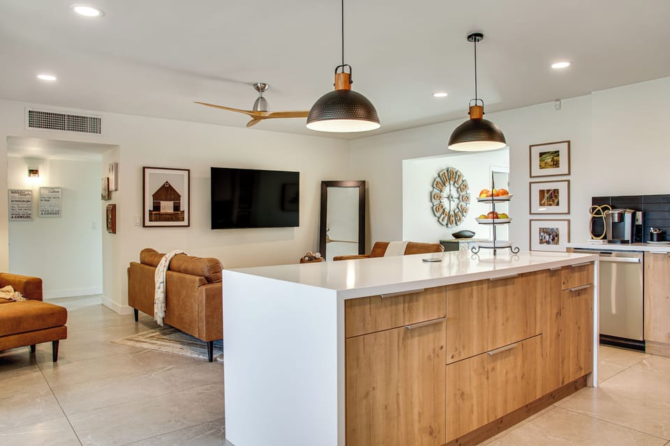 House (5 Bedrooms) | Interior
