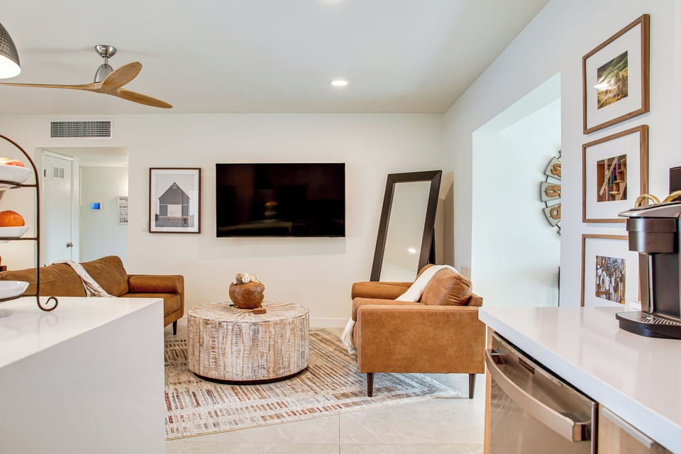 House (5 Bedrooms) | Interior