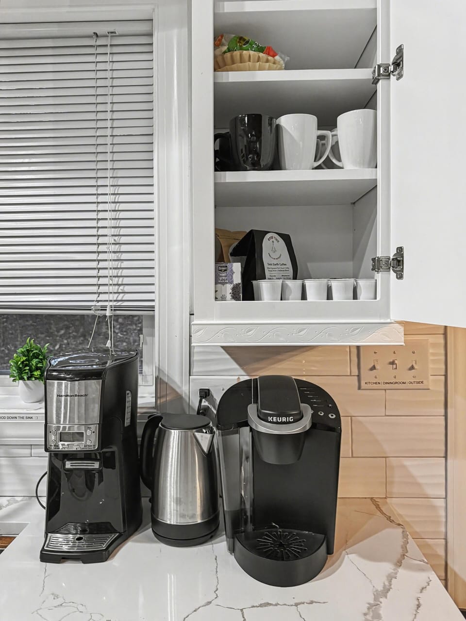 Coffee and tea station
