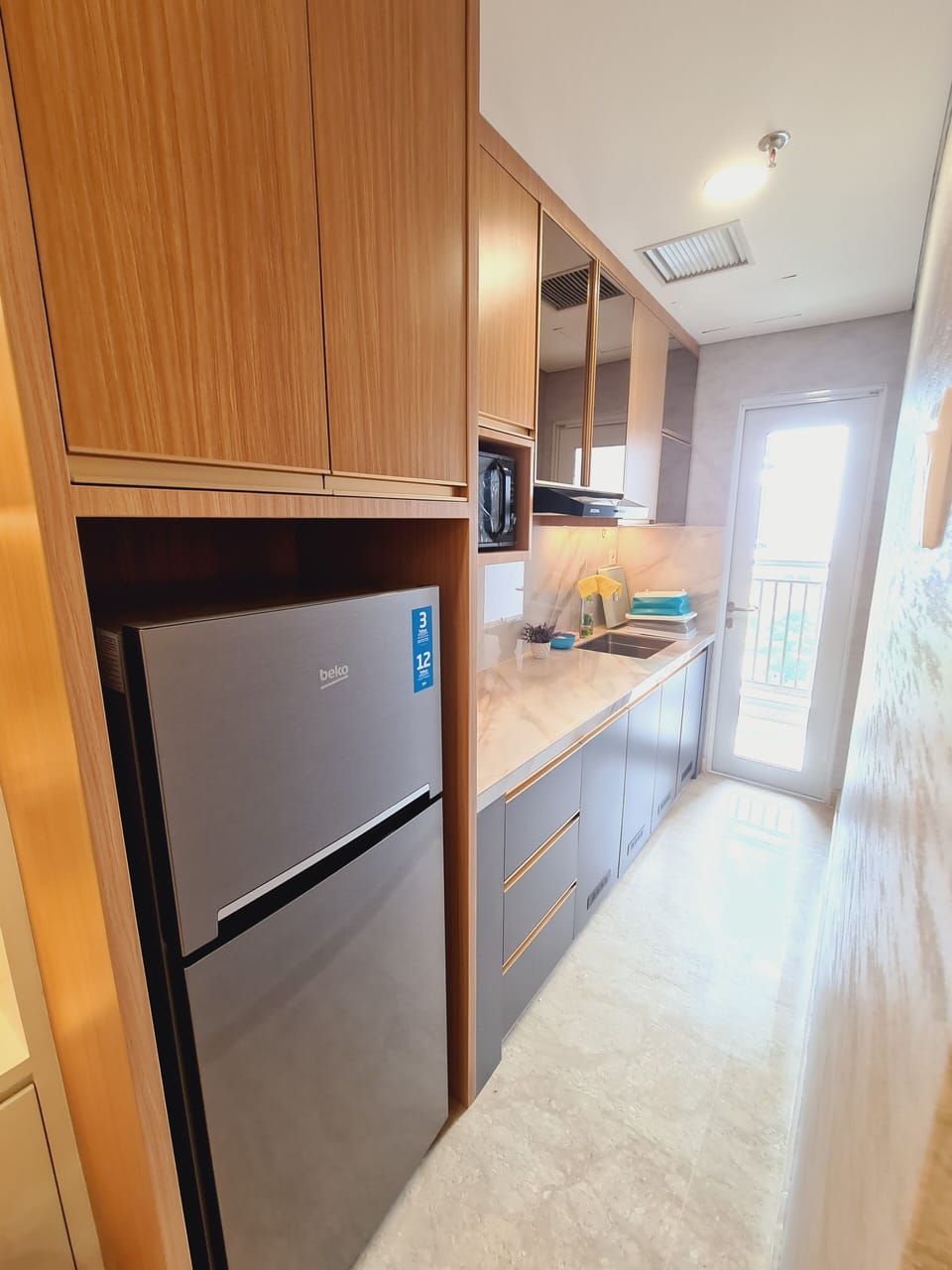 Deluxe Apartment, City View | Living area | Flat-screen TV