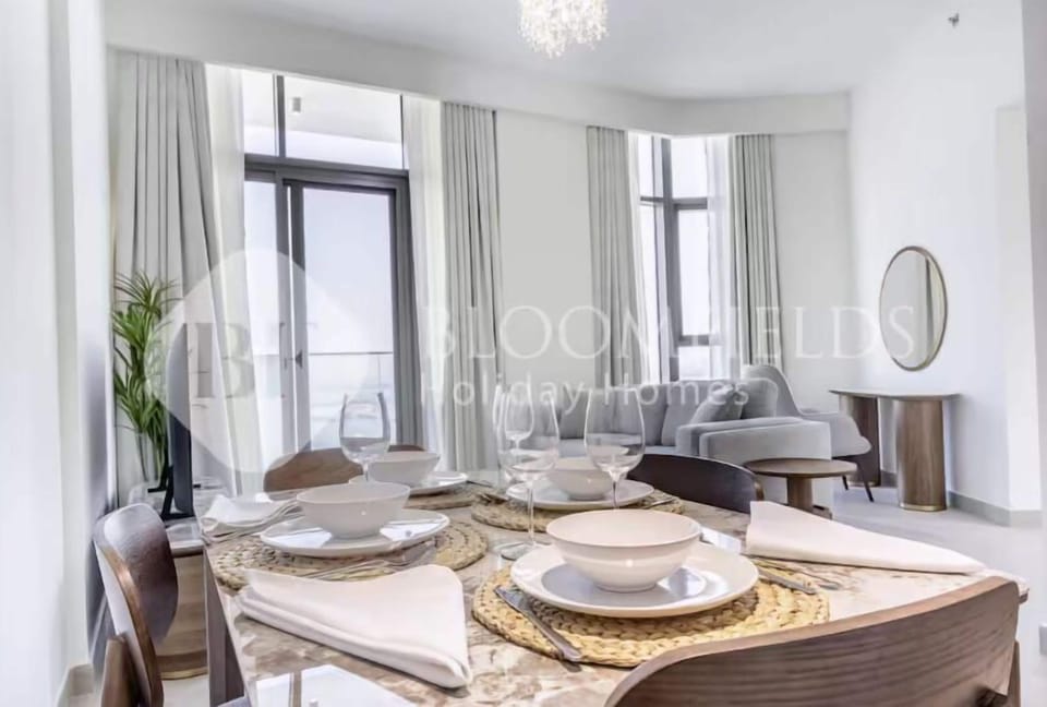 Classic Apartment, Canal View | In-room dining