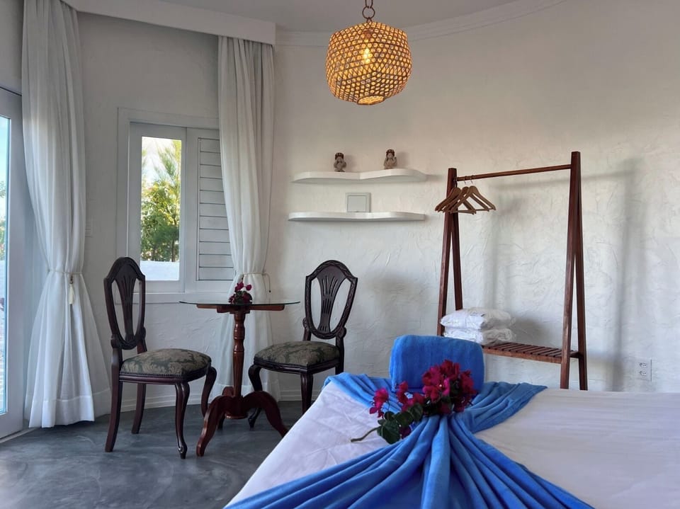 Standard Suite, Mountain View | Premium bedding, in-room safe, blackout drapes, WiFi (free)