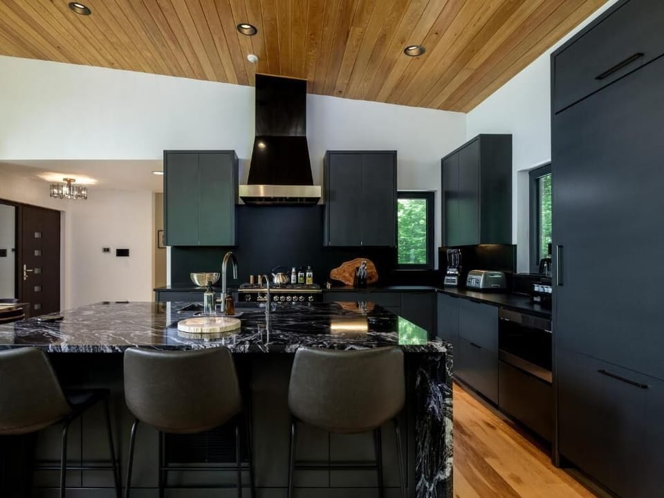 Luxury House, Mountain View | Private kitchen | Coffee/tea maker, toaster