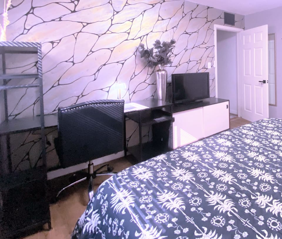 King-size bed room