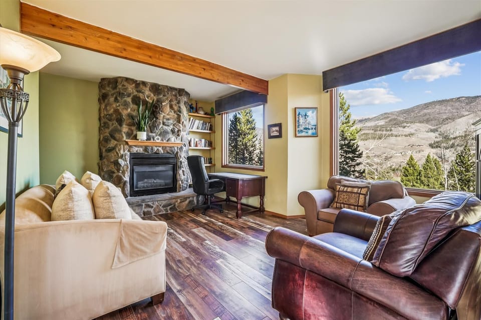 Living Area - Handsome Hollow - Silverthorne Vacation Rental