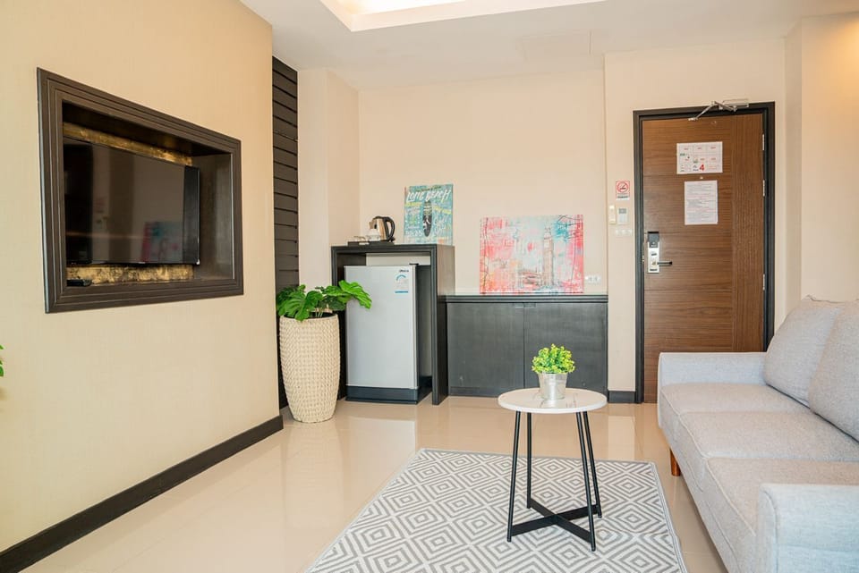Deluxe Double Room | Desk, soundproofing, free WiFi