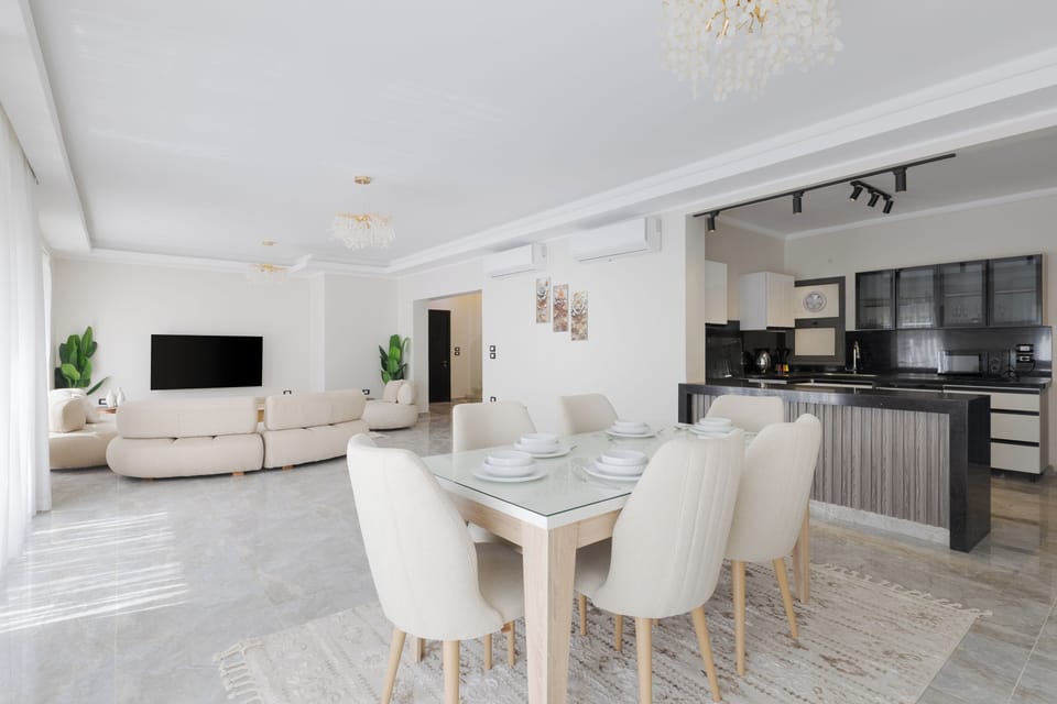 Duplex, Balcony, Garden View | Interior detail