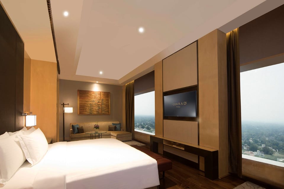 Premier Suite, 1 Bedroom | Premium bedding, minibar, in-room safe, desk