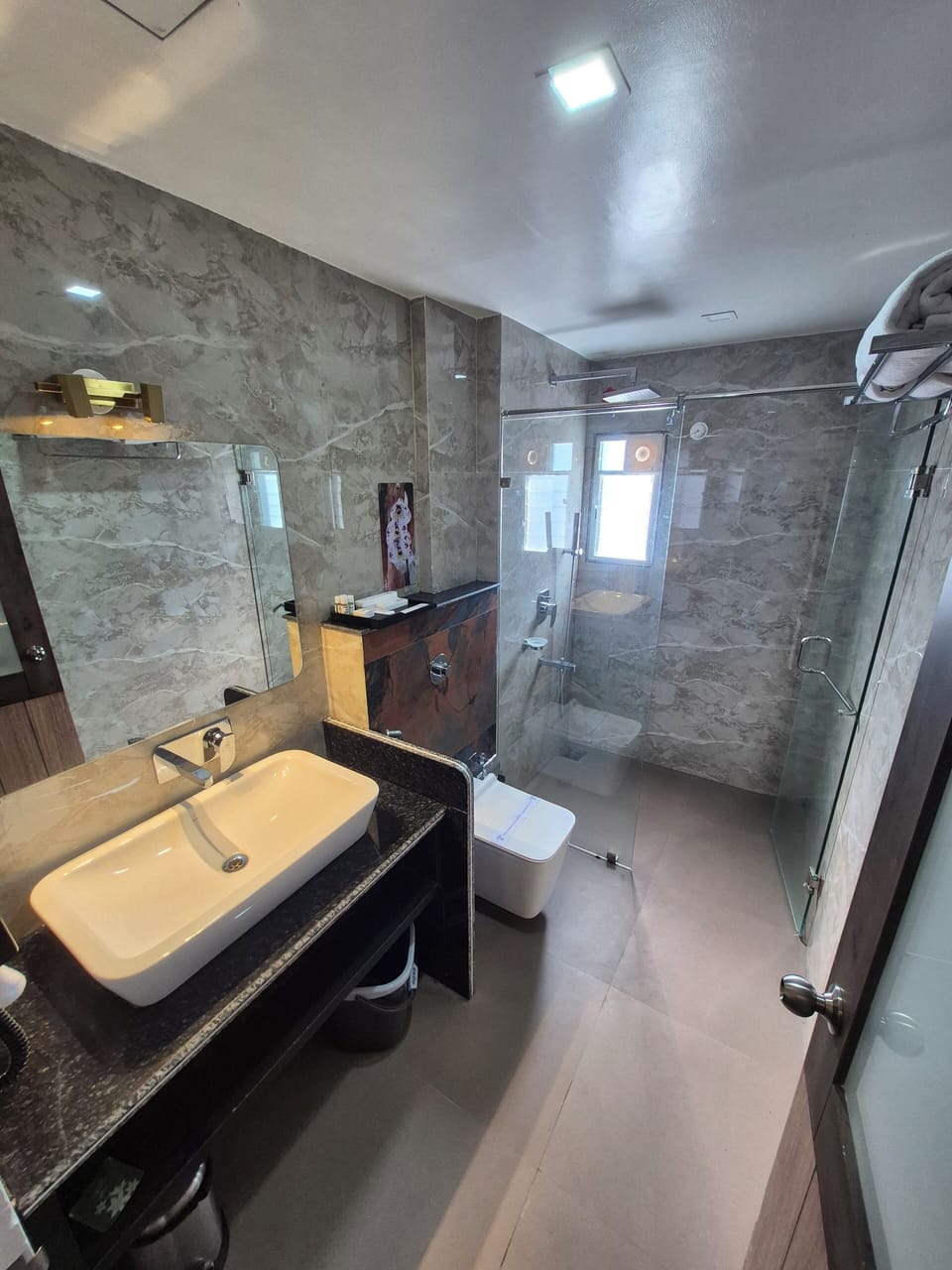 Standard Room | Bathroom | Shower, free toiletries, bathrobes, slippers