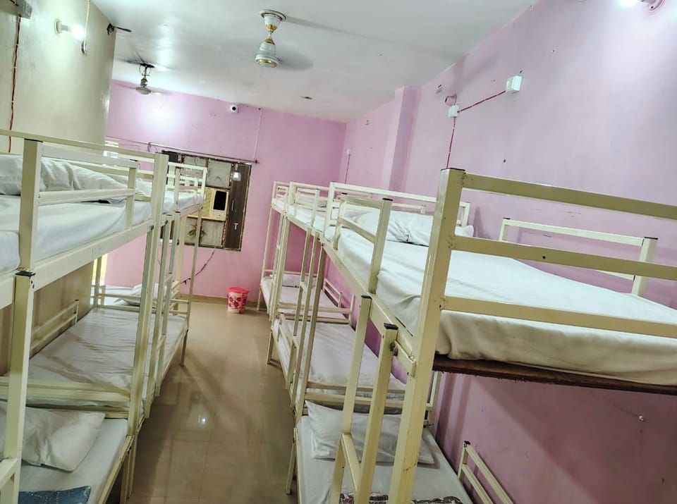 Shared Dormitory, Air conditioning | Hypo-allergenic bedding, soundproofing, free WiFi, bed sheets