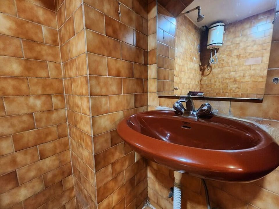 Deluxe Double Room | Bathroom