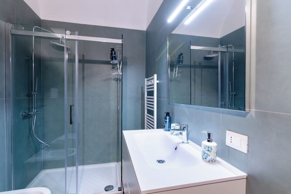 Superior Double or Twin Room, 1 Queen Bed, Private Bathroom | Bathroom | Hair dryer, bidet, towels, soap